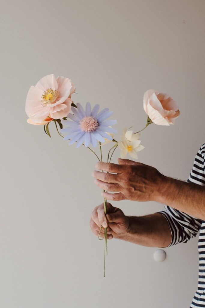 Krepppapierblumen Strauß Elionor