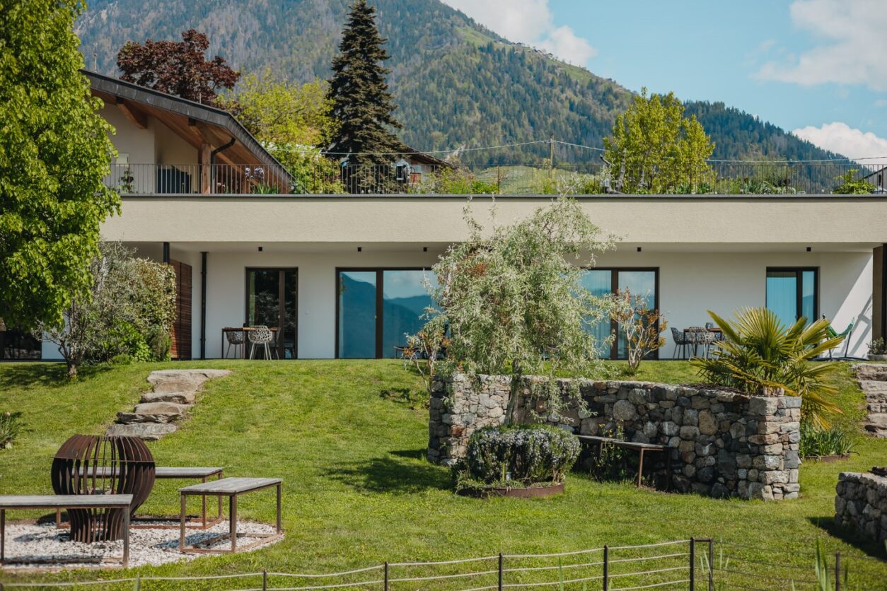 Ferienwohnungen Meran - Der Pataunerhof in Dorf Tirol