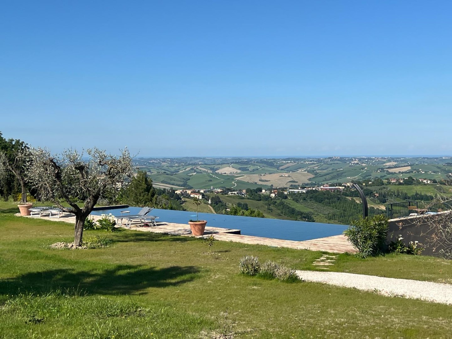 Fast zu schön, um wahr zu sein: Ferienwohnungen La Collina dei Gelsi in den Marken