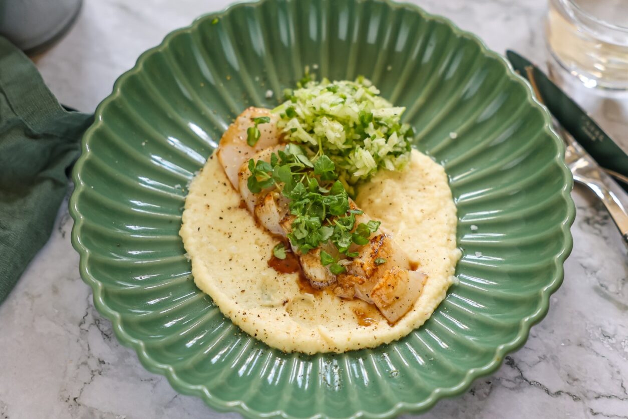 Rezept Jakobsmuscheln auf Sellerie-Crème mit Apfel-Salsa
