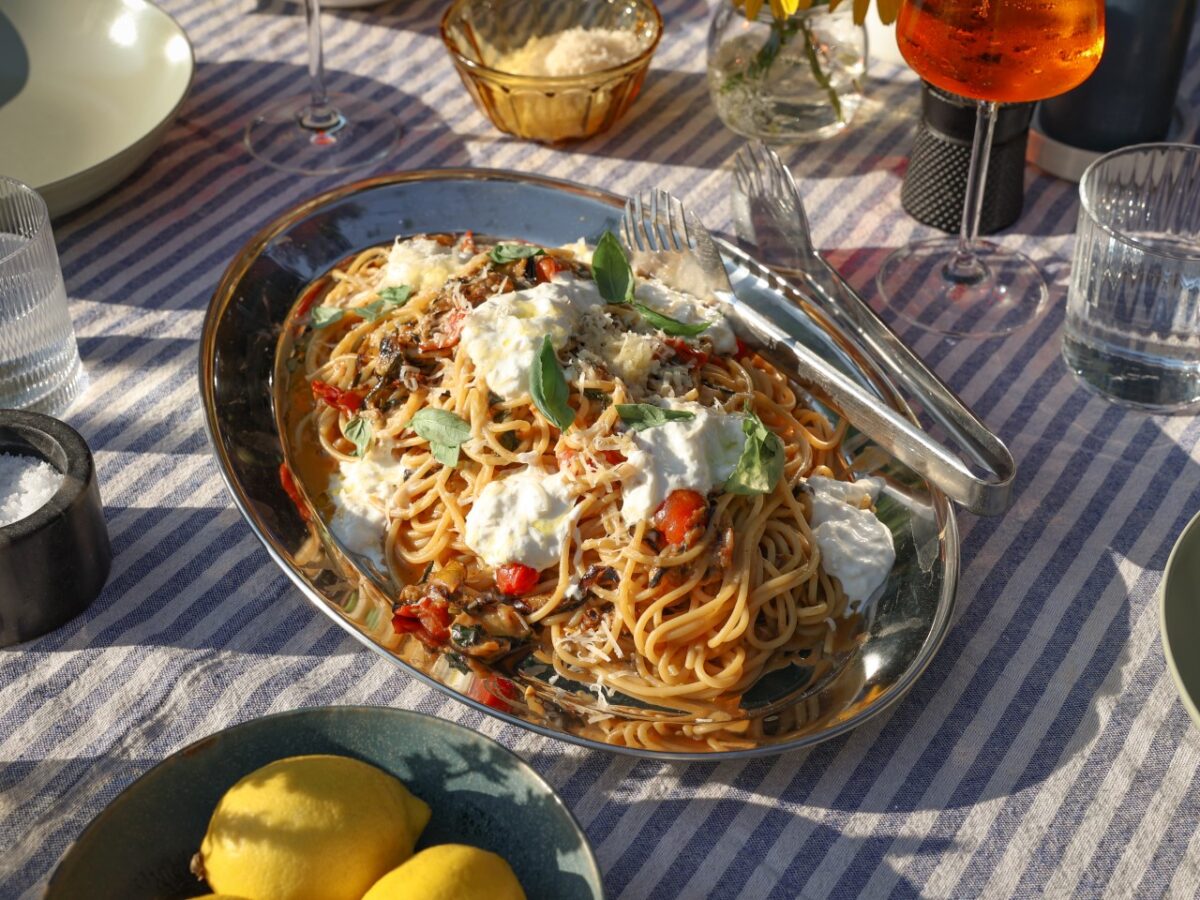 Rezept Sommer-Spaghetti mit gegrillter Zucchini und Burrata